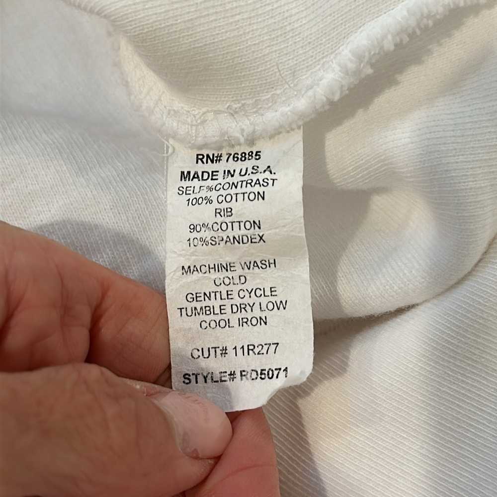 Red Haute pullover - Picture 6 of 7